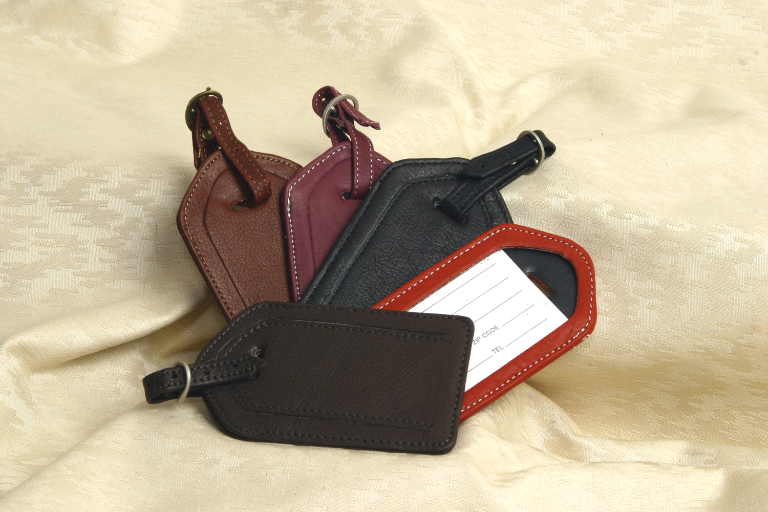 Leather luggage tags